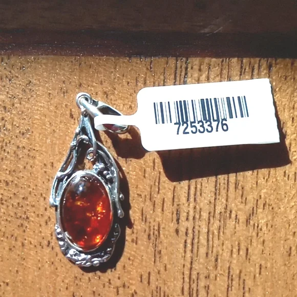 BALTIC COGNAC COLOR AMBER PENDENT - Picture 3 of 5